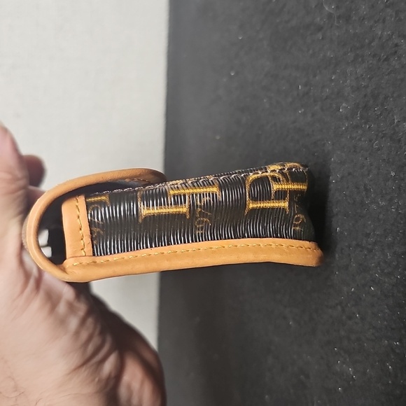 DOONEY & BOURKE COLLINS SHOULDER BAG W/MATCHING WRISTLET BFPM-12-169 - Picture 11 of 13